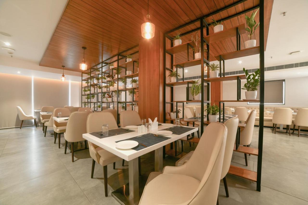 Northway Hotel วิสาขปัตนัม ภายนอก รูปภาพ