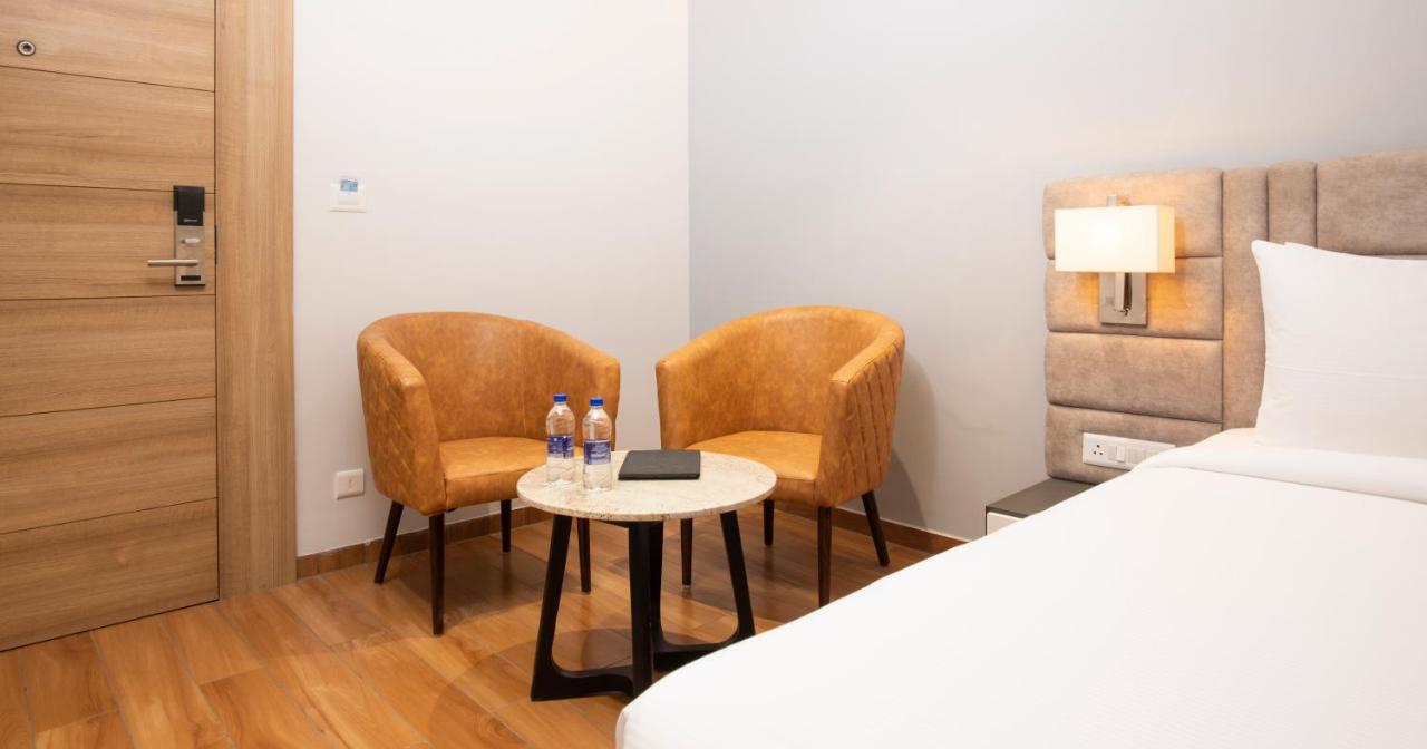 Northway Hotel วิสาขปัตนัม ภายนอก รูปภาพ